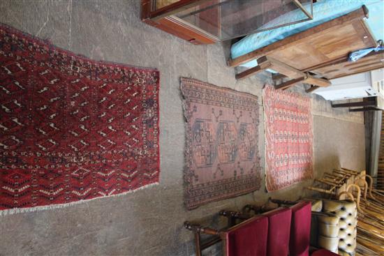 3 Oriental rugs(-)